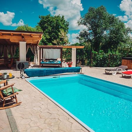 Casa Ryana Self Check-In Motel Gilau Exterior photo