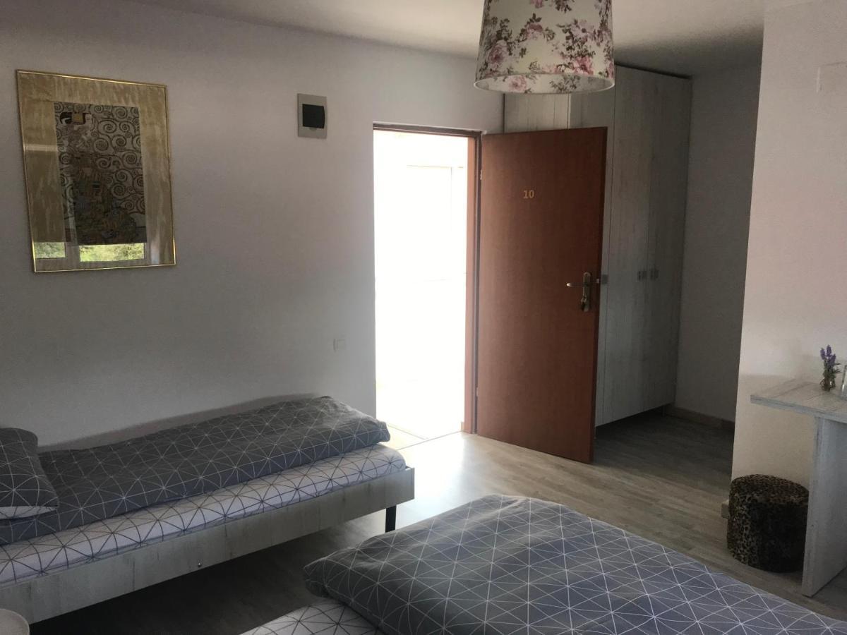 Casa Ryana Self Check-In Motel Gilau Exterior photo