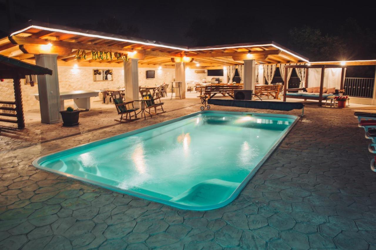 Casa Ryana Self Check-In Motel Gilau Exterior photo