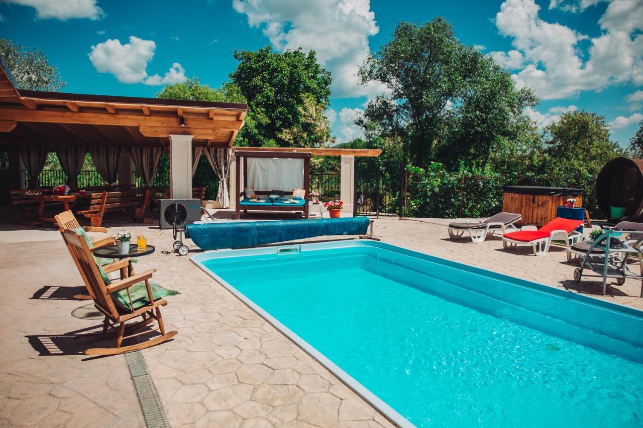 Casa Ryana Self Check-In Motel Gilau Exterior photo