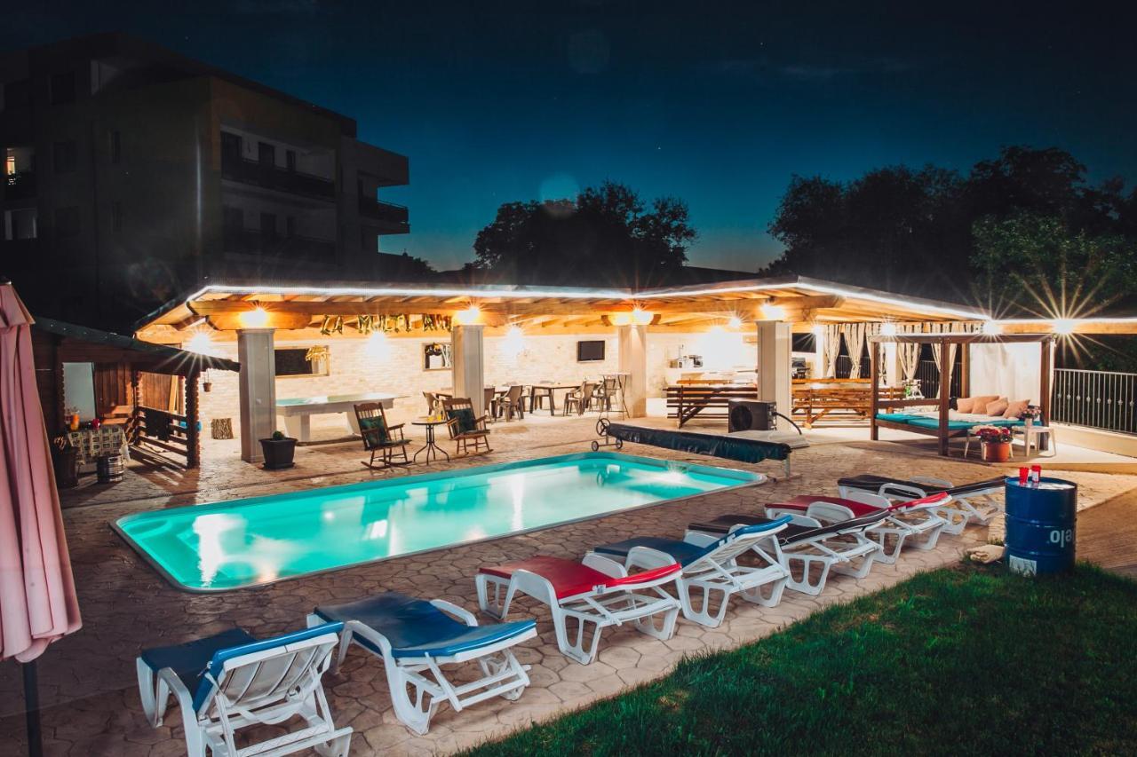 Casa Ryana Self Check-In Motel Gilau Exterior photo